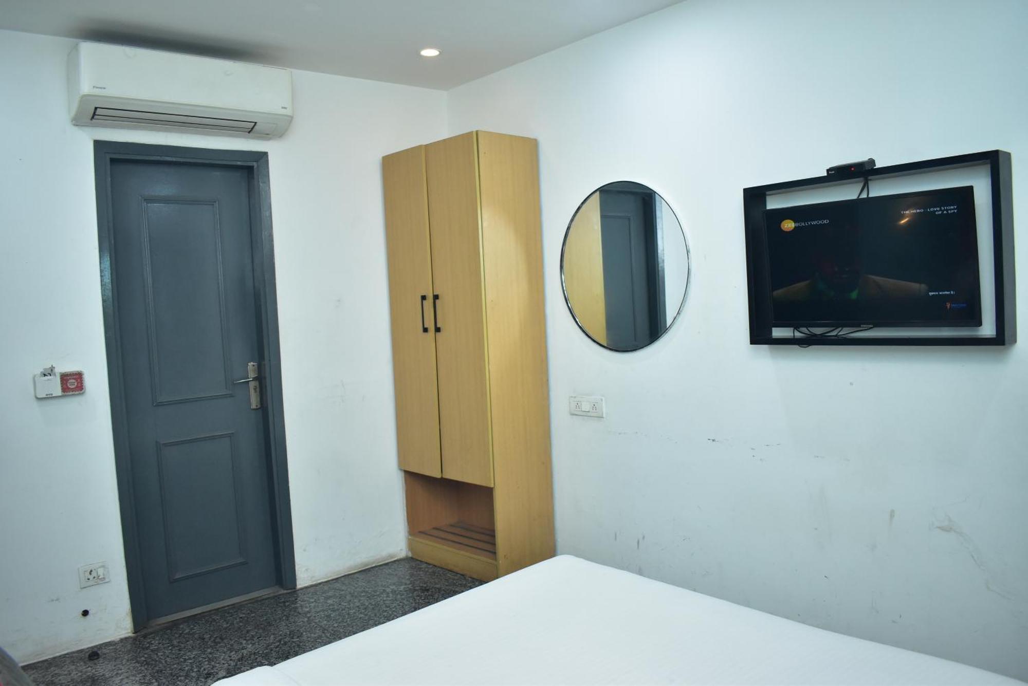 Hotel Golden Saffron By Qotel-Punjabi Bagh 뉴델리 외부 사진