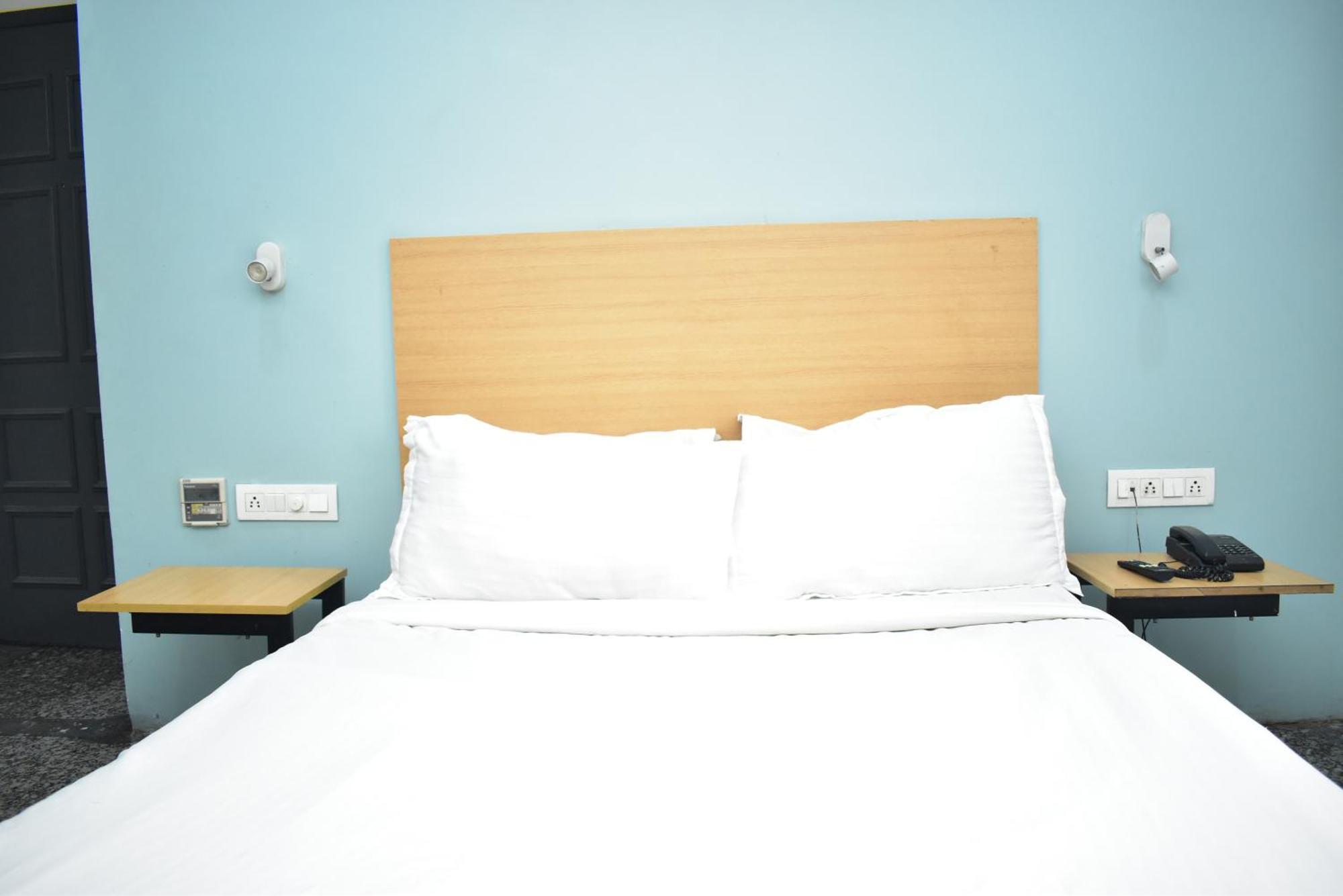 Hotel Golden Saffron By Qotel-Punjabi Bagh 뉴델리 외부 사진