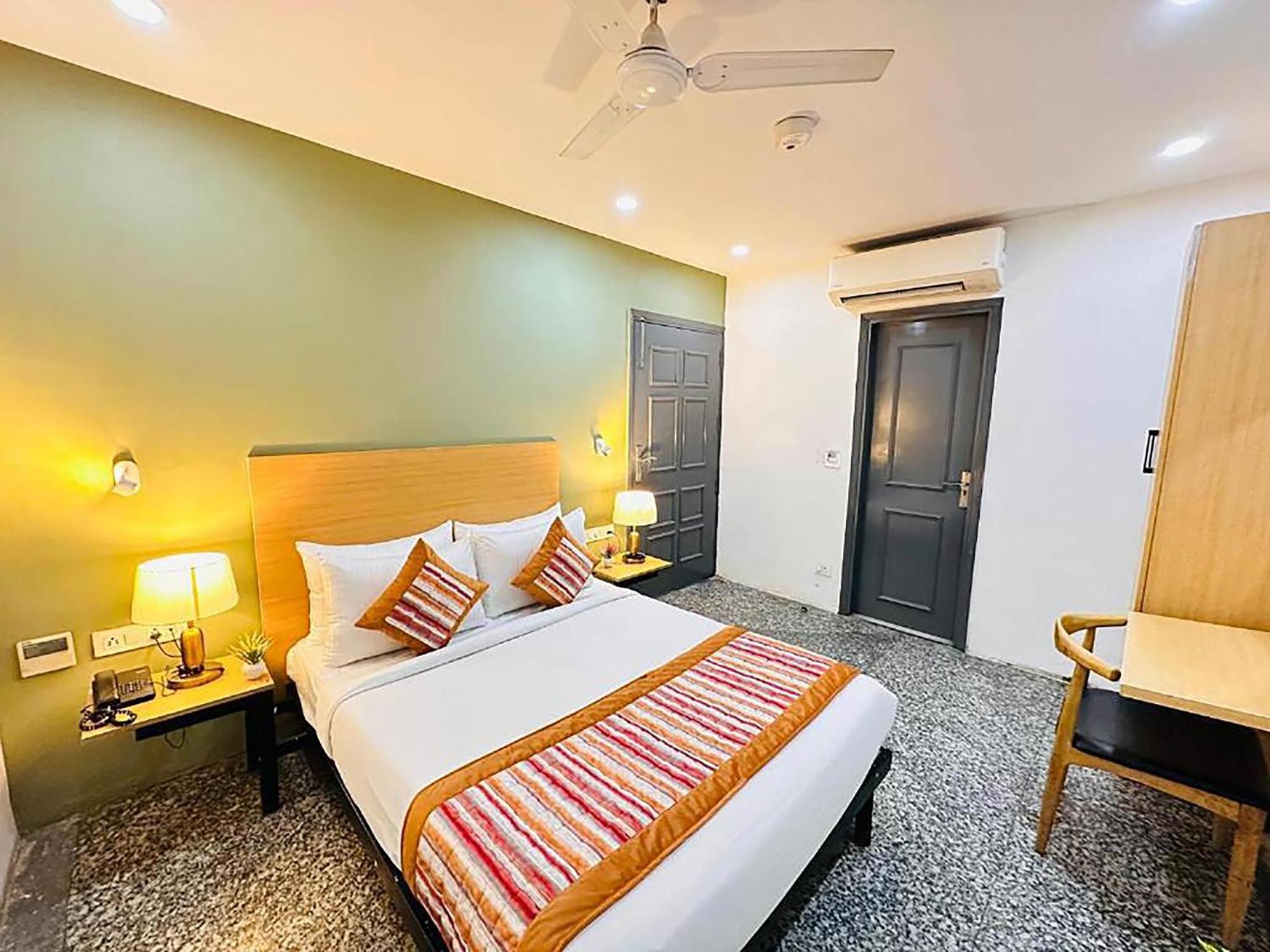 Hotel Golden Saffron By Qotel-Punjabi Bagh 뉴델리 외부 사진