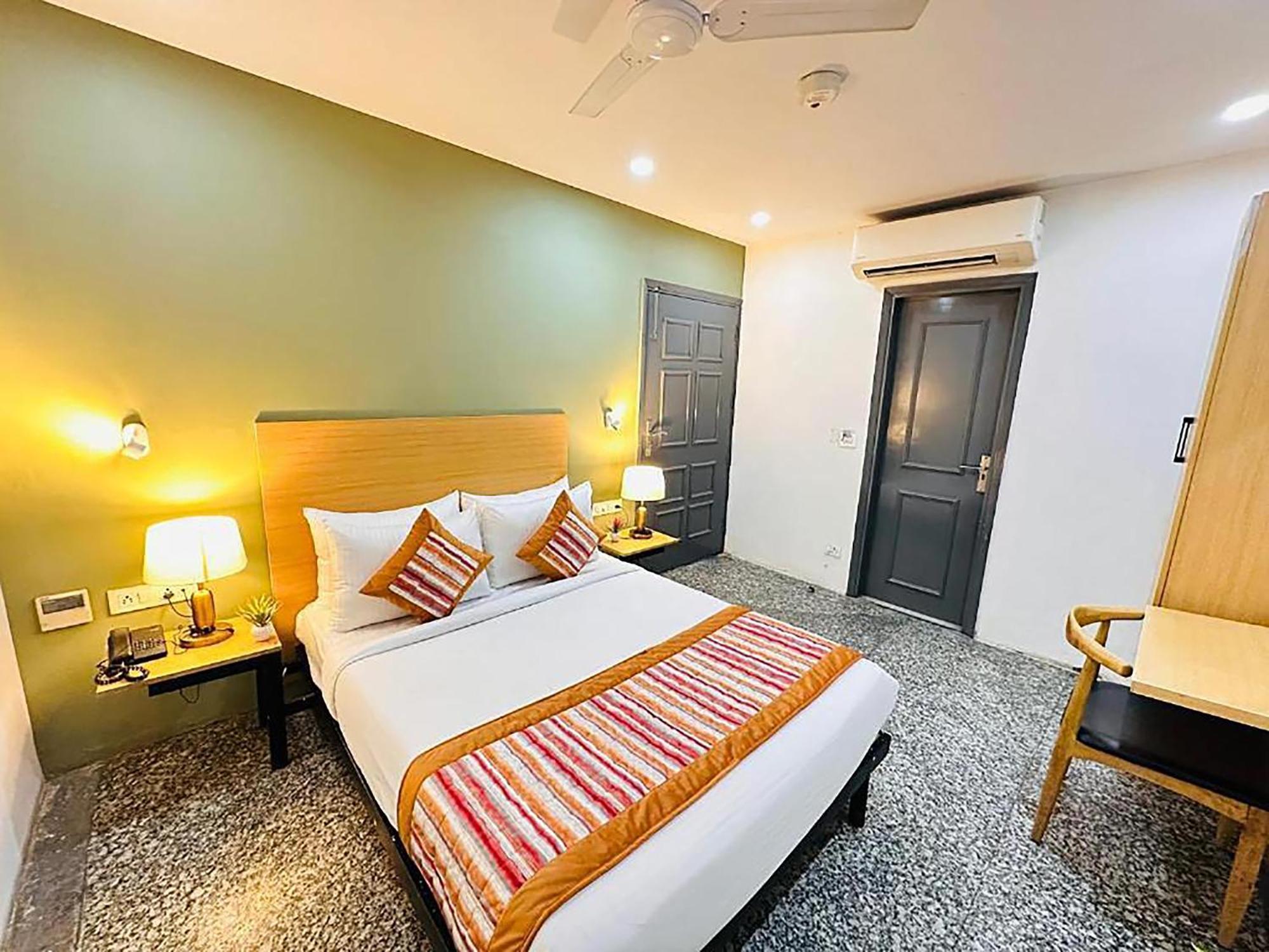 Hotel Golden Saffron By Qotel-Punjabi Bagh 뉴델리 외부 사진